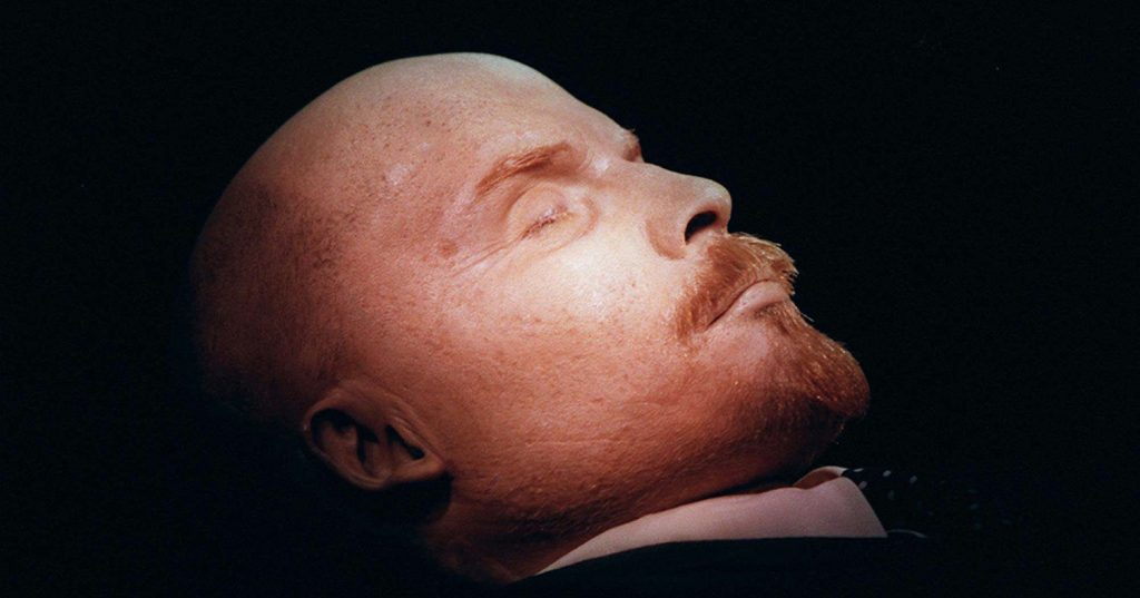 Drunken Man Attempts to Steal Body of Dead Former Russian President Lenin From Tomb