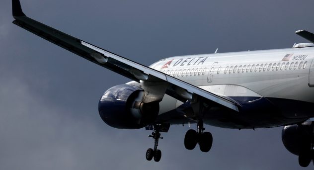 ‘She Reeked of Alcohol’: Man Sues Delta After Allegedly Drunk Woman, Asks to ‘Lay on Top’ of Him and Comments on His ‘Big Muscles’