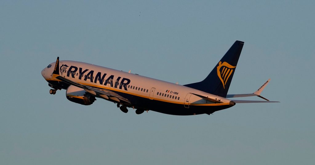 Ryanair Passenger Reportedly Tries to Drunkenly Pinch Flight Attendant’s Butt Before Attacking Police During Arrest