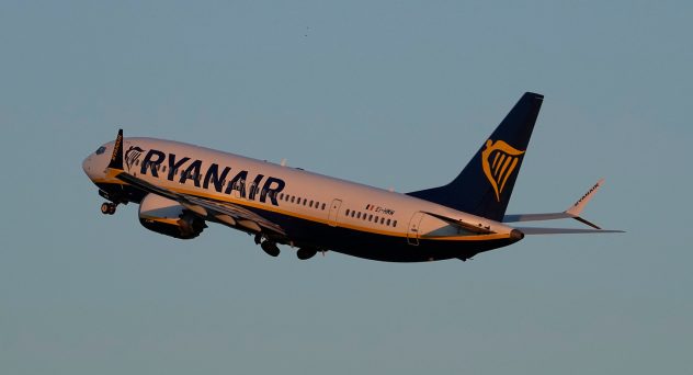 Ryanair Passenger Reportedly Tries to Drunkenly Pinch Flight Attendant’s Butt Before Attacking Police During Arrest