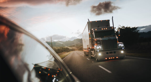 Drunk Man Looking for Free Ride Stows Away Underneath Truck Trailer, Takes Unexpected Journey for More Than 200 Miles