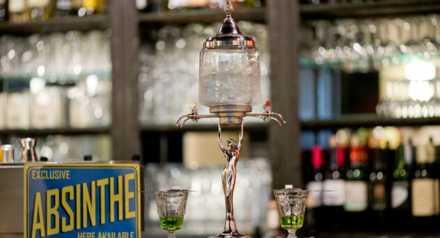 how to drink absinthe