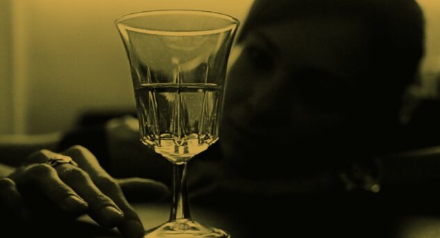 does absinthe make you hallucinate