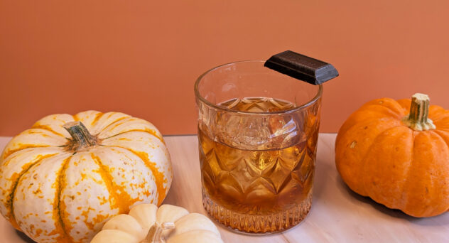 old fashion cocktail with pumpkins and chocolate; halloween cocktails