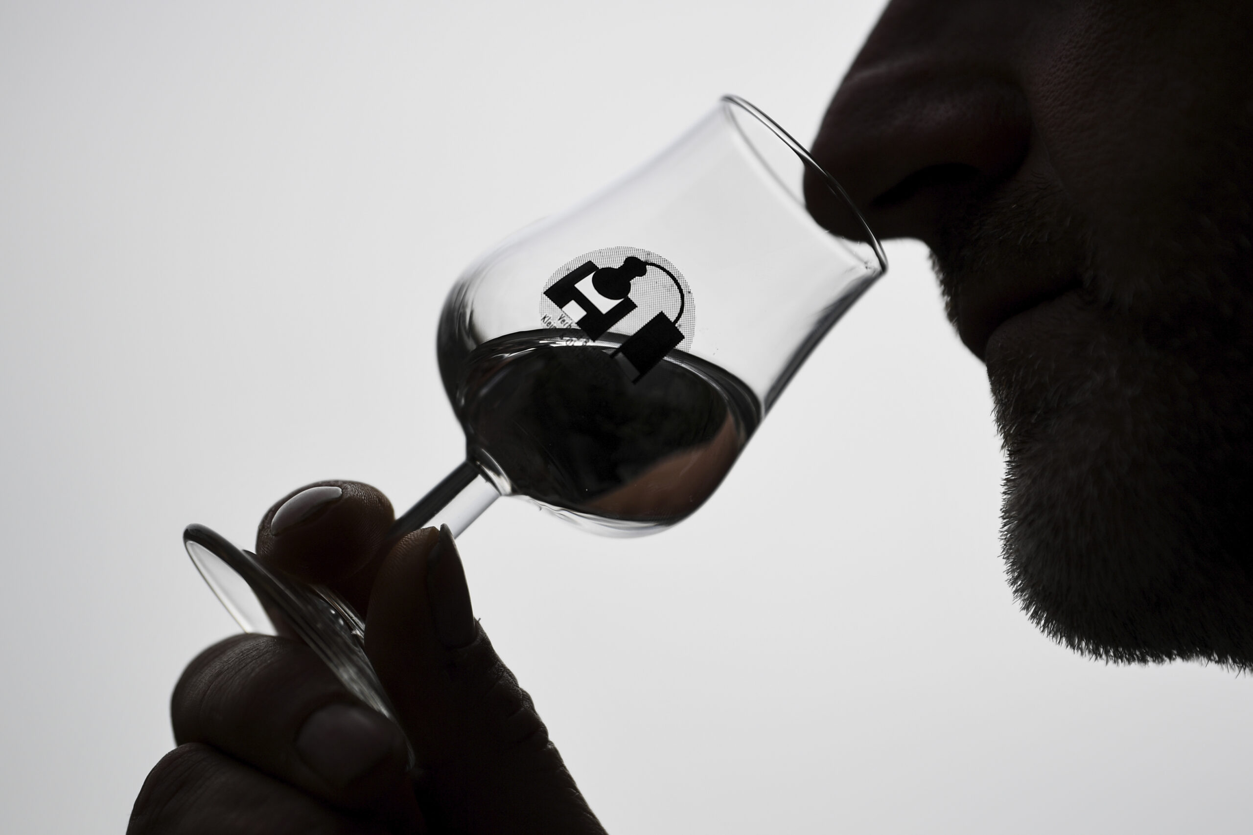 non-alcoholic spirits judging