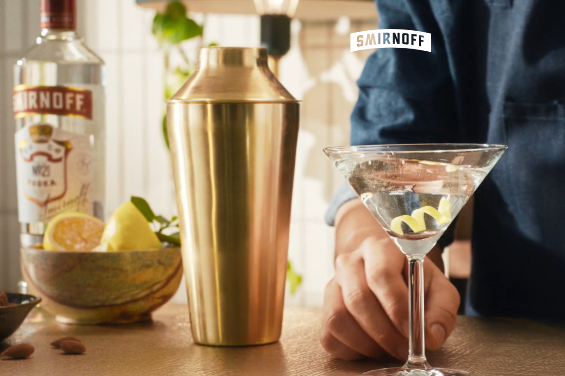 Smirnoff Martini cocktail image